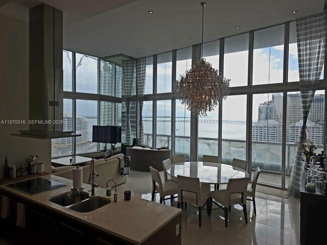 Foto del edificio - 495 Brickell Ave