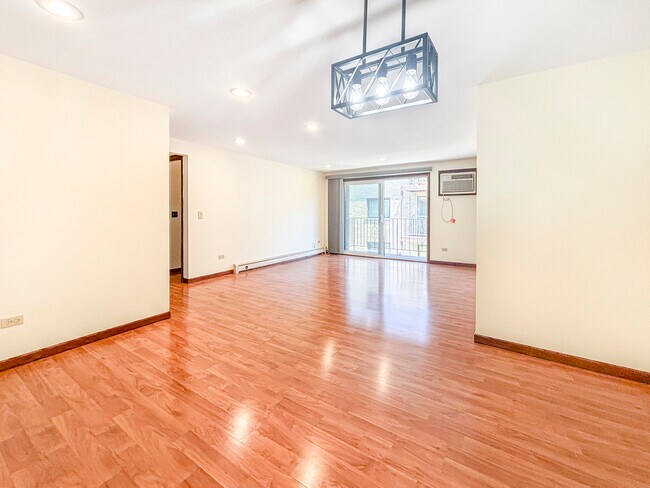 Foto del edificio - 7214 W Wrightwood Ave