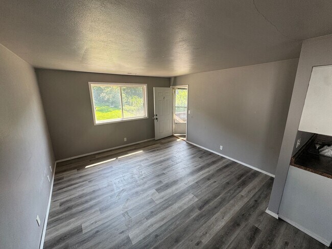 Foto del edificio - 213 Sunnyridge Ct