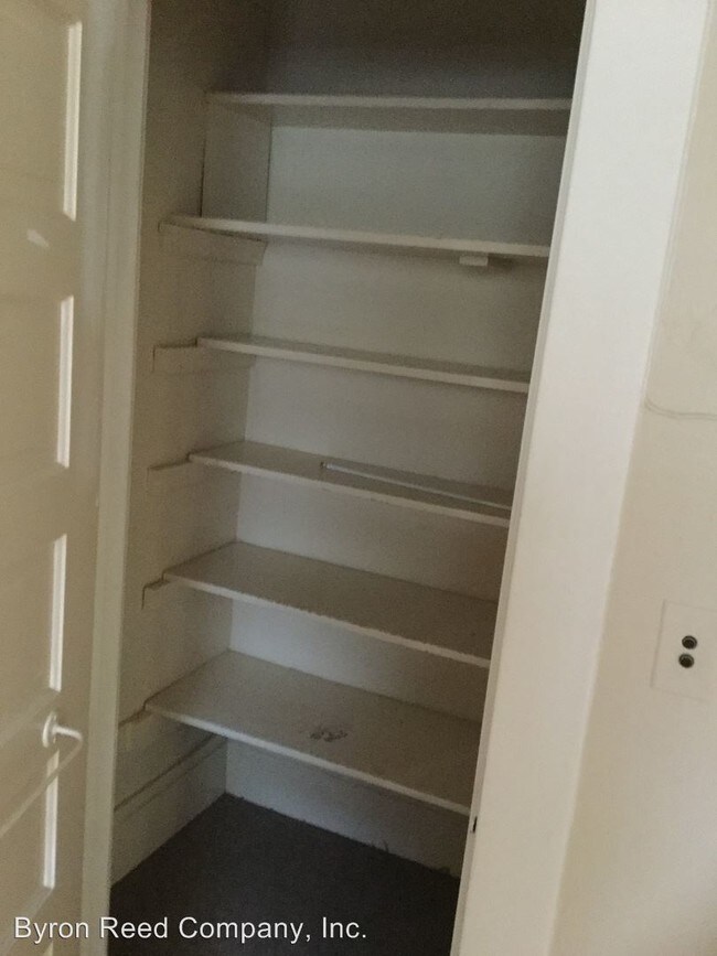 Foto del edificio - 3817 Dewey Ave