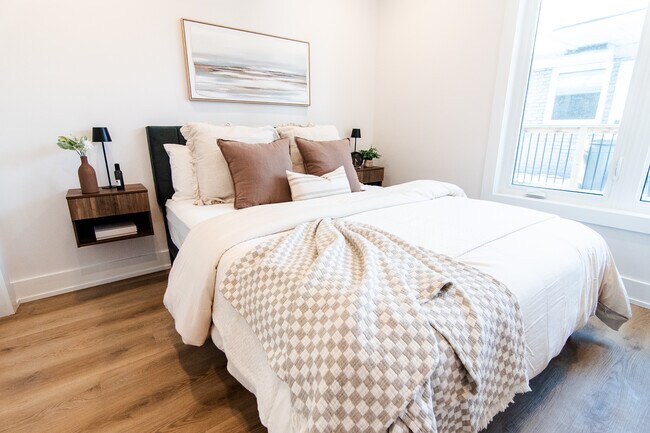 Photo du bâtiment - Unit 1A | Main Level | 2 Bedroom, 1 Bathroom