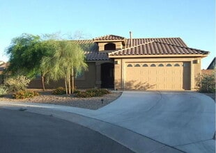 Building Photo - 1050 E Providence Canyon Dr