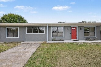 Building Photo - 2292 Lakeview Dr