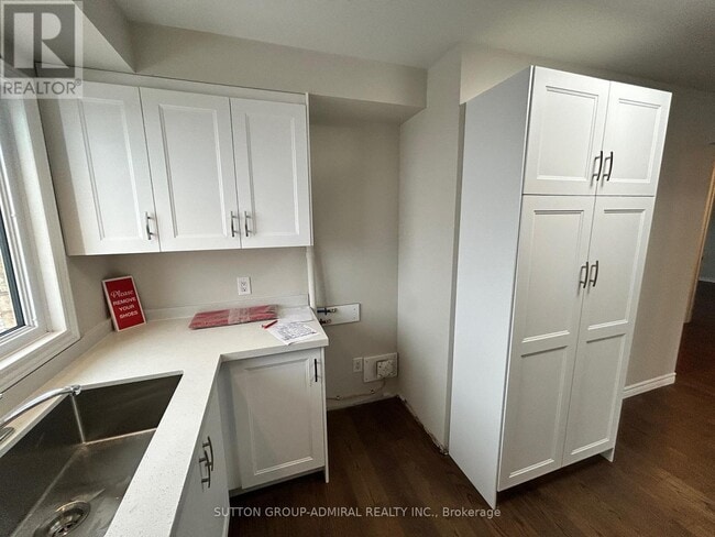 Building Photo - 166 Kulpin Ave