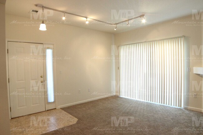 Foto del edificio - 5225 White Willow Dr