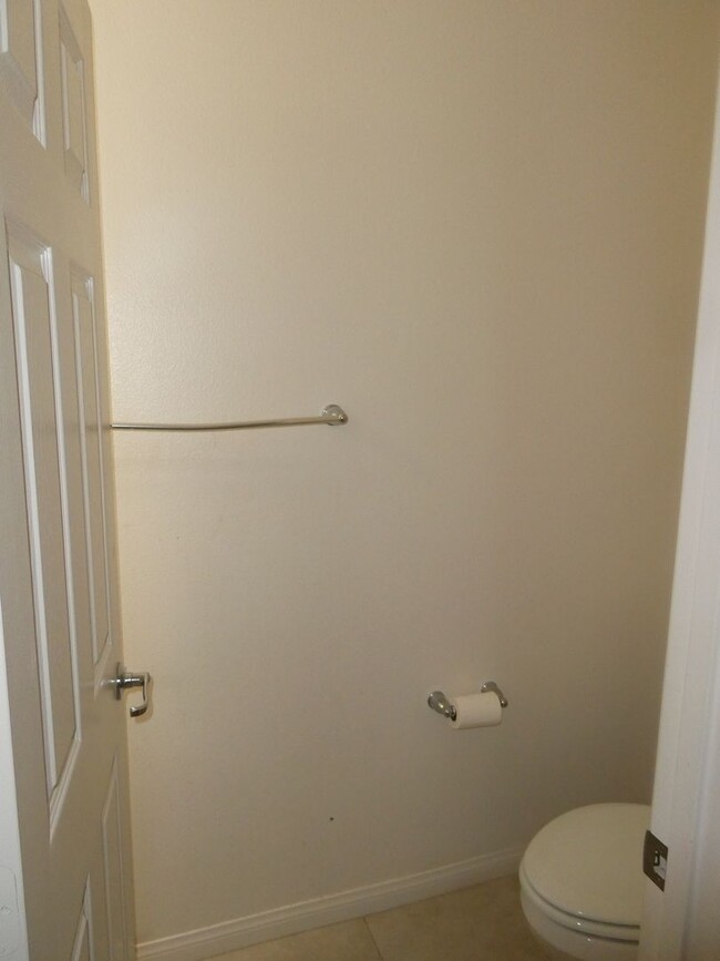 Building Photo - 3 Bedroom Ivy Lane Community Home in Moorp...