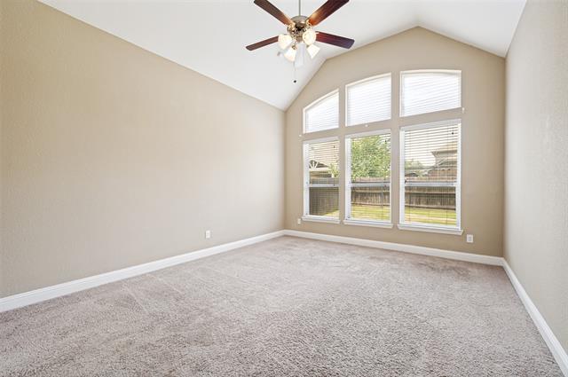 Foto del edificio - 2449 Kingsgate Dr