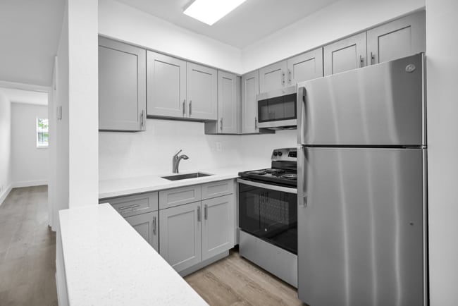 Photo - 4051 NE 13th Ave Apartment