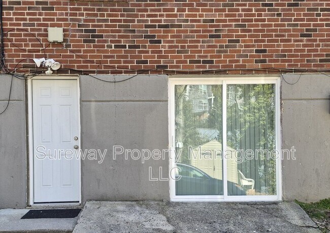 Foto del edificio - 419 W Jefferson St