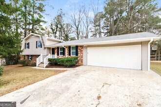 Building Photo - 242 Rountree Rd