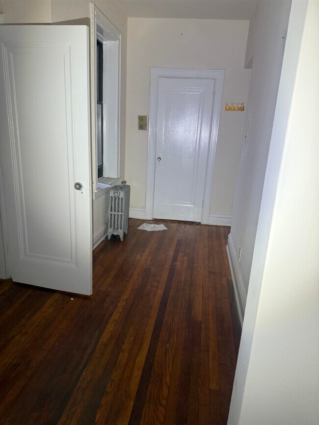 Foto del edificio - 821 Bergen Ave