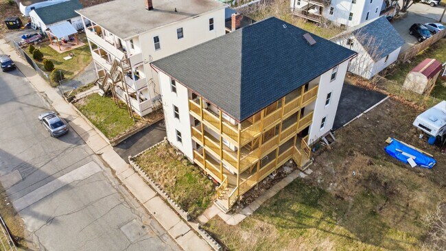 Foto del edificio - 67 Fairlawn Ave