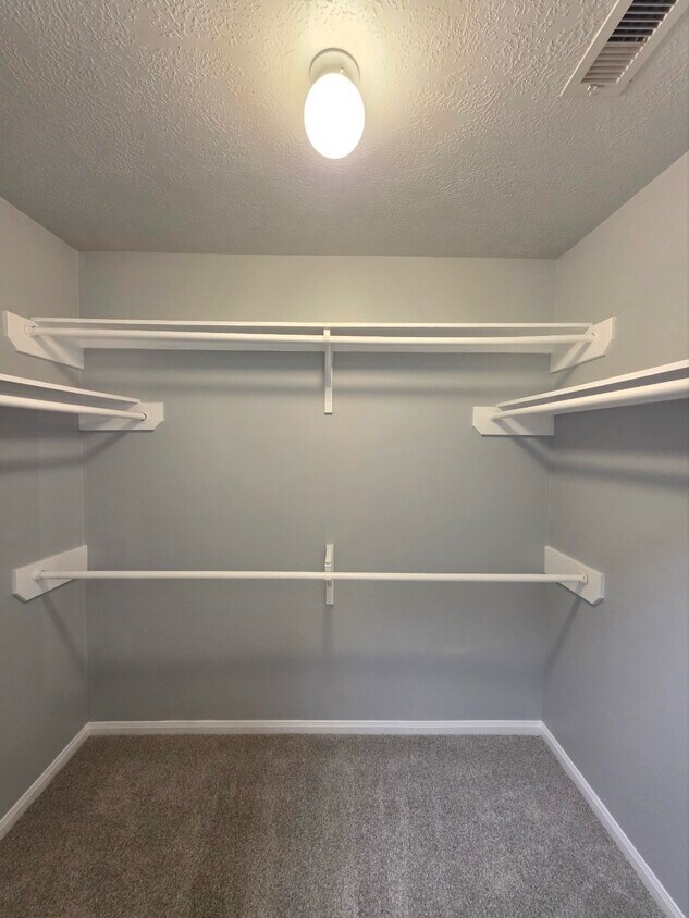 Foto del edificio - 6606 Highwind Bend Ln