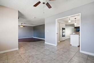 Building Photo - 4561 Paseo El Rio Dr