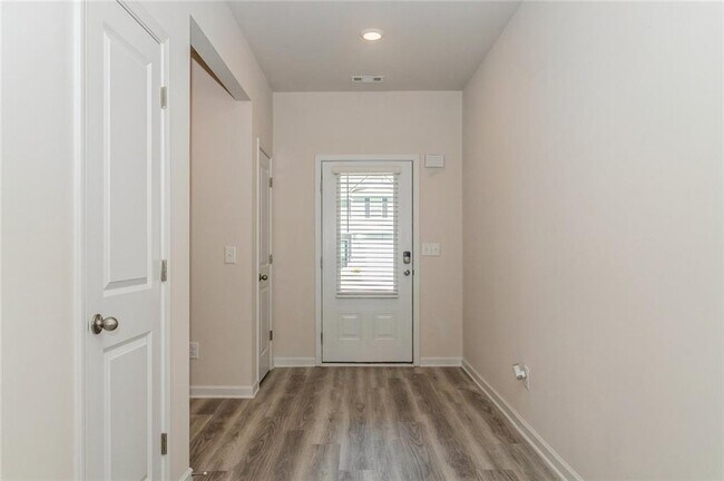 Building Photo - 629 Mackenzie Cv