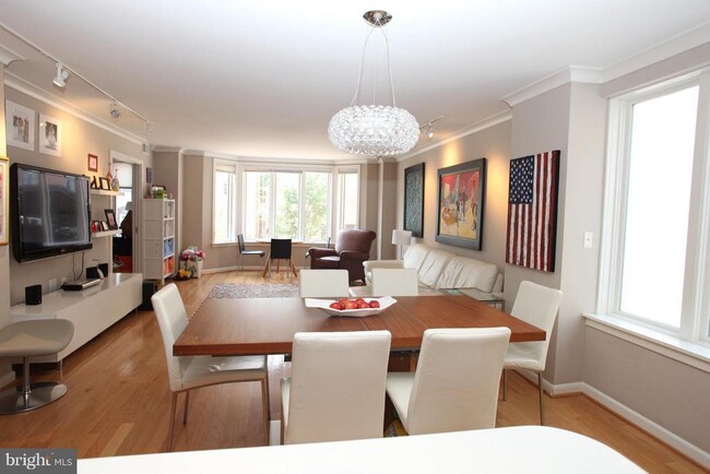Foto del edificio - 1045 31st St NW