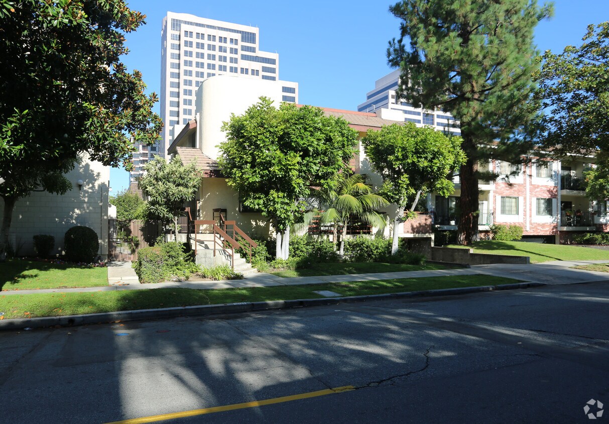 Building Photo - 501 N Louise St