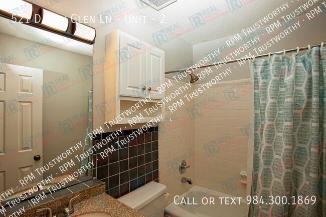 Foto del edificio - 521 Darby Glen Ln