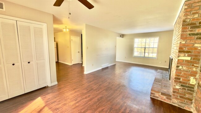 Building Photo - 379 Dove Valley Rd