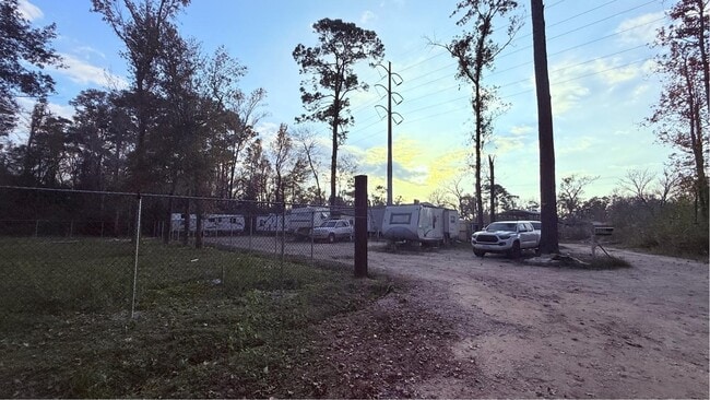 Building Photo - 6806 Treefern Dr