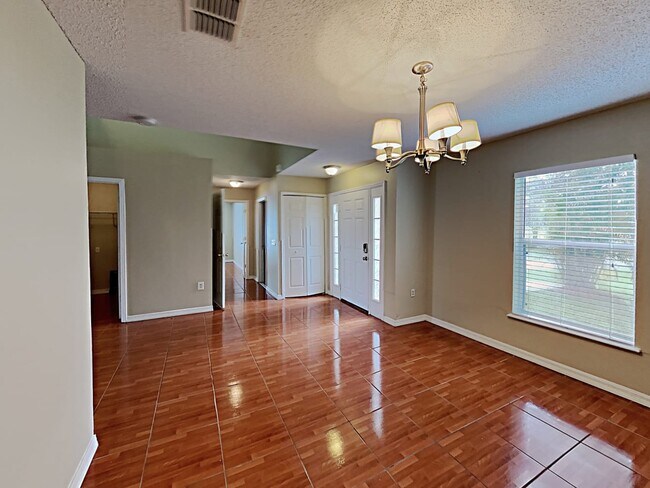 Foto del edificio - 805 Carrousel Ln