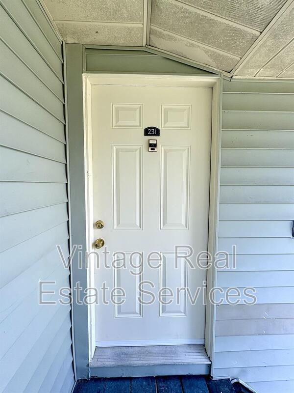 Building Photo - 231 Red Maple Pl