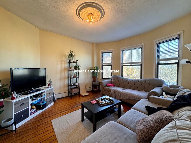 Building Photo - 1516 Tremont St