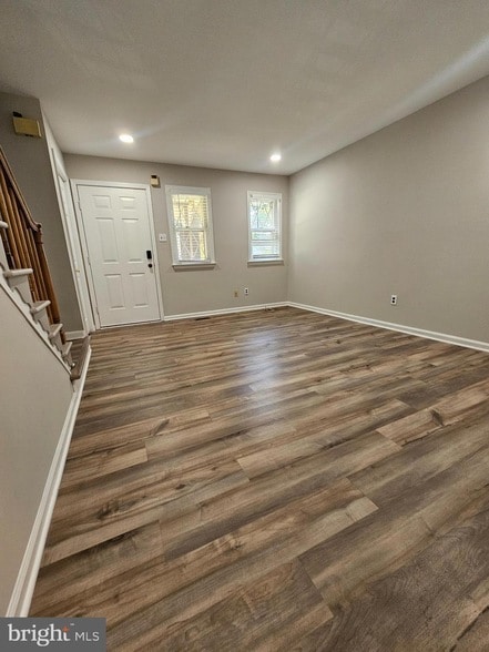Building Photo - 5424 Jenmatt Dr