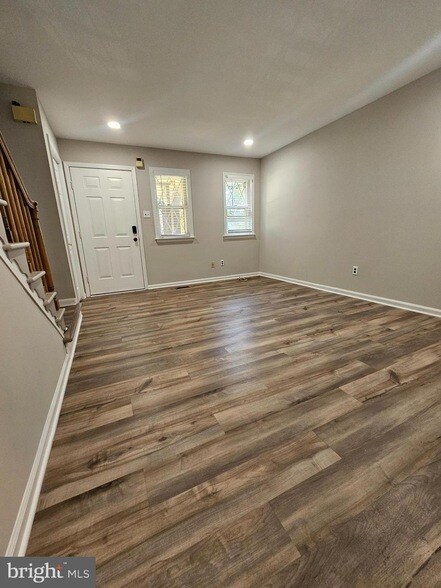 Foto del edificio - 5424 Jenmatt Dr