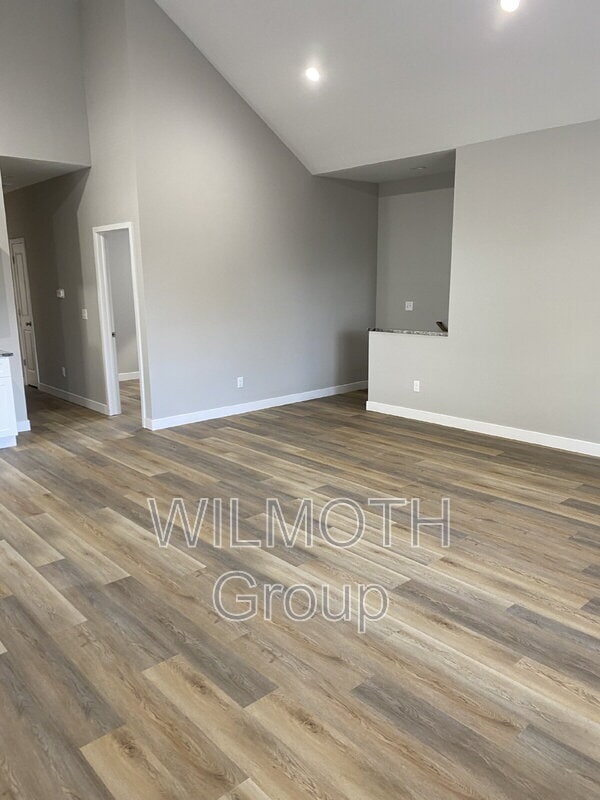 Foto del edificio - 929 N Beville Ave