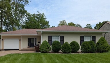 Building Photo - 111 Jesselin Dr