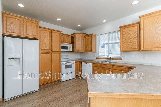 Foto del edificio - 6708 Sage Ave