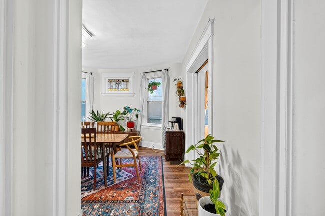 Building Photo - 1628 De Sales Ln