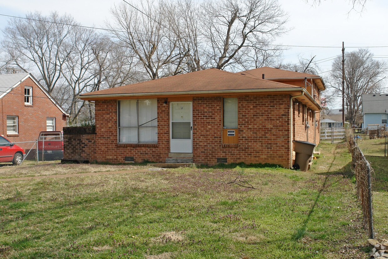 Building Photo - 928 30th Ave N