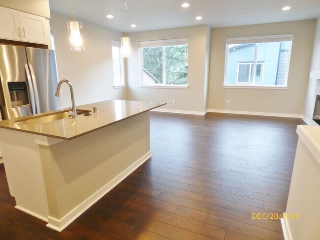 Foto del edificio - 2bd/2.75ba Lynnwood Townhome