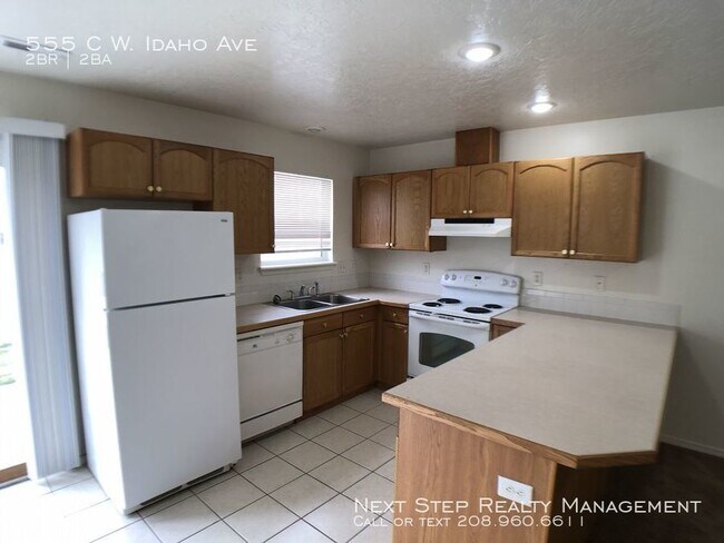 Building Photo - Large 2 bedroom