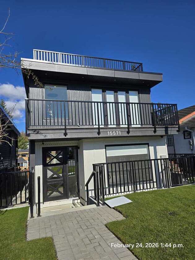 Building Photo - 15571 Victoria Ave