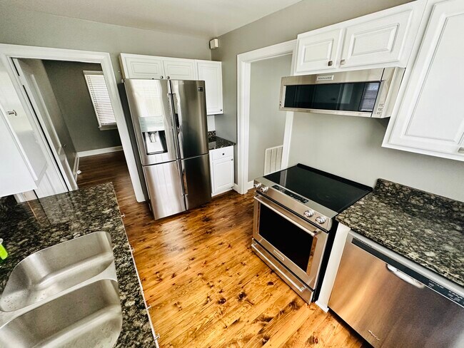 Foto del edificio - 1421 Ardee Ave