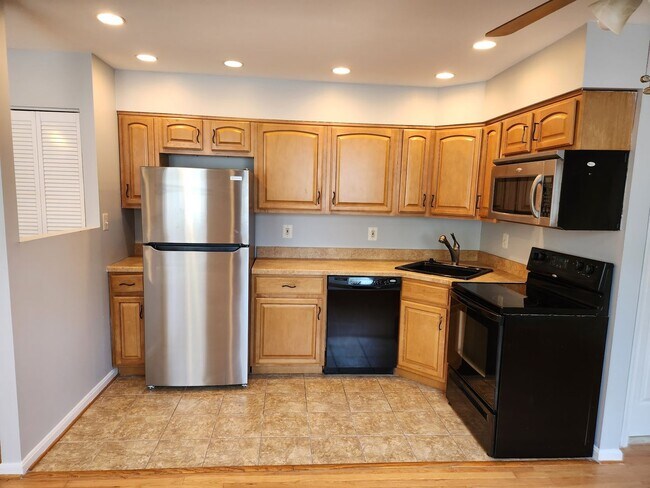 Foto del edificio - 244 60th St NE