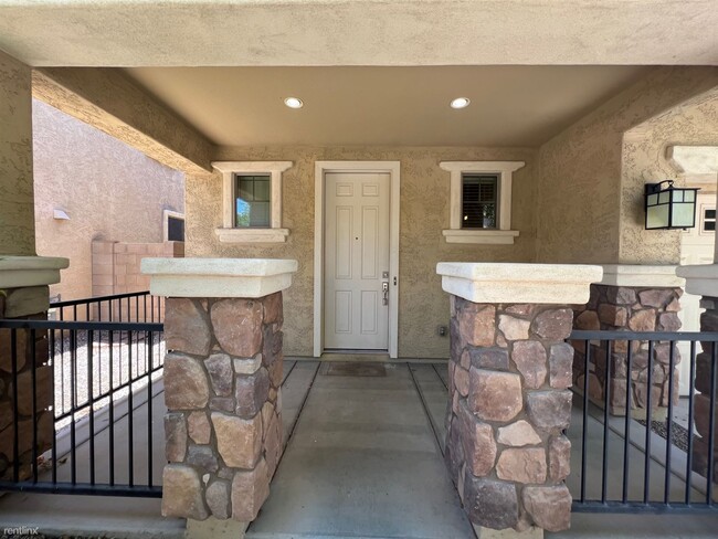 Foto del edificio - 3 br, 2.5 bath House - 3239 East Virgil Drive