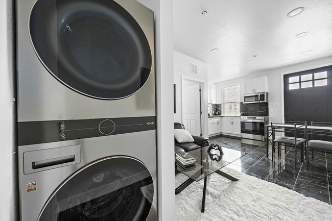 Photo - 801 Broadway Avenue J Apartment