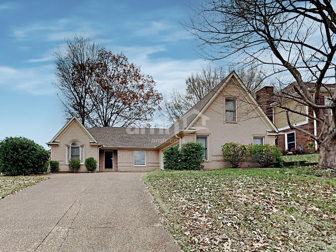 Primary Photo - 8684 N Rhonda Circle