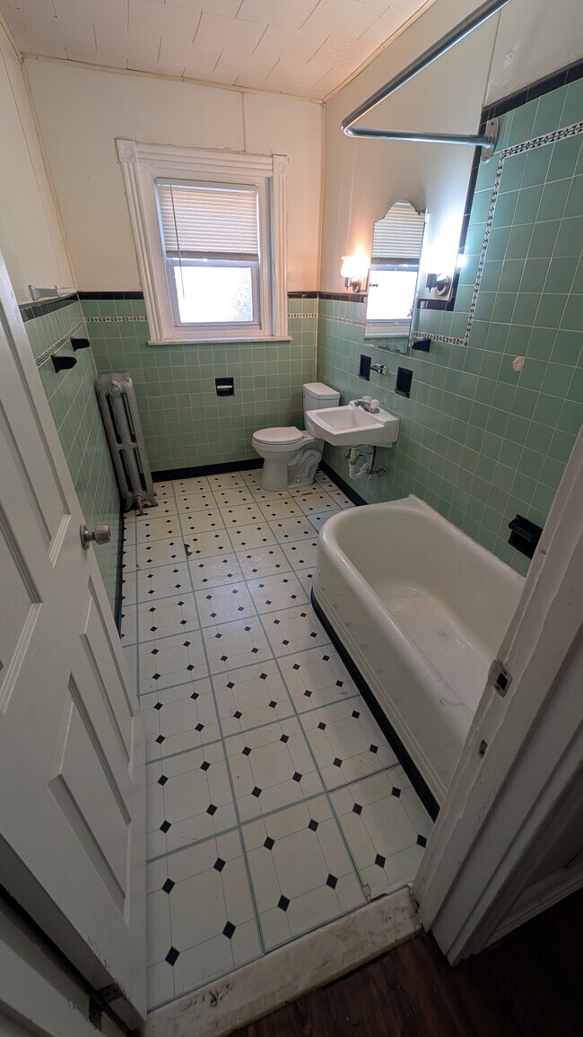 Foto del edificio - 238 S Madison St