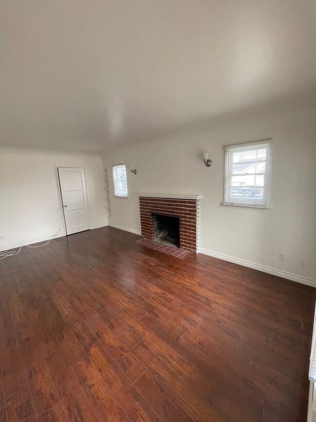 344 Palm Dr Unit Allen Family Trust, Oxnard, CA 93030 Room for Rent