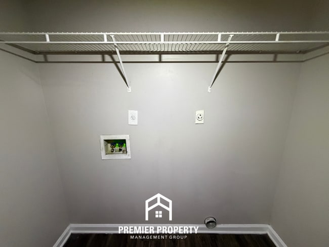 Building Photo - Charming 3BR/2BA Bartlett Area Home | Vaulted Ceilings, Fireplace & Fenced Yard