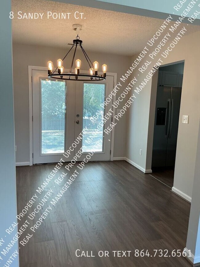 Foto del edificio - 8 Sandy Point Ct