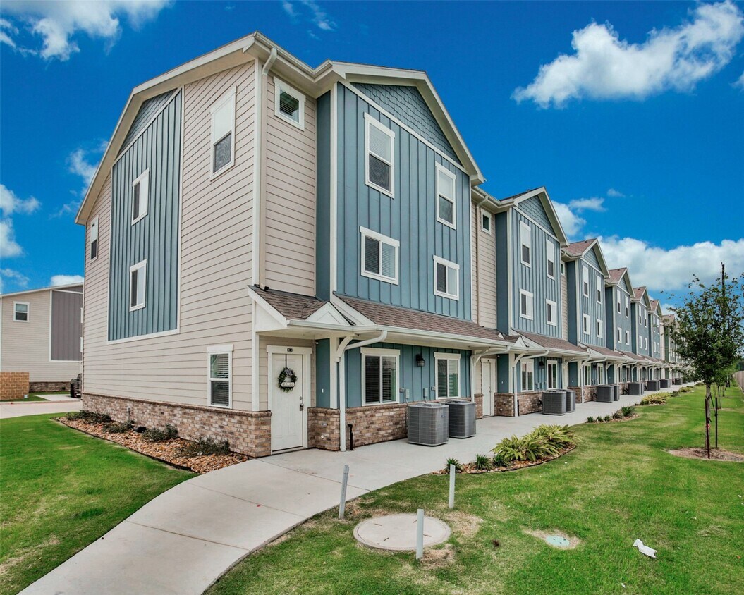 Primary Photo - 21155 Gosling Rd