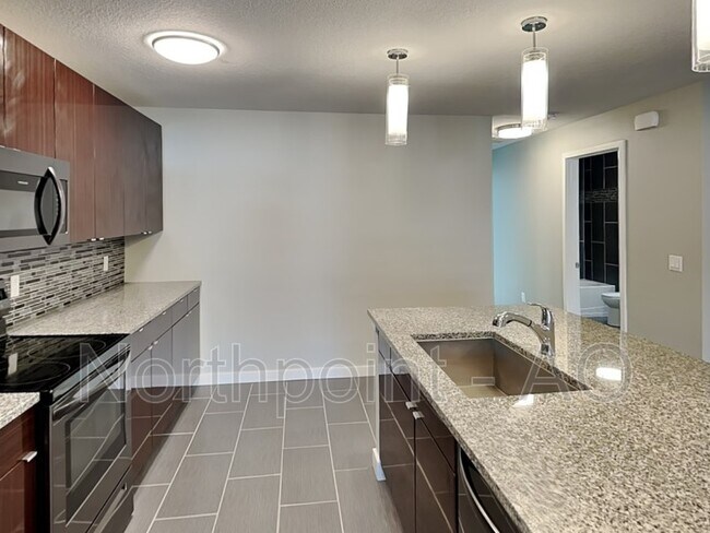 Building Photo - 2303 Bahia Vista St