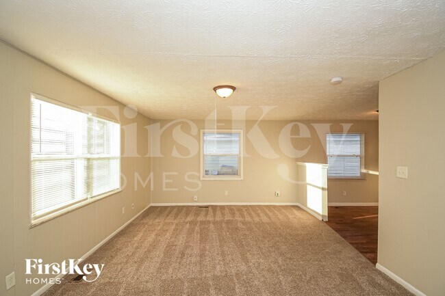 Foto del edificio - 4601 N Richardt Ave