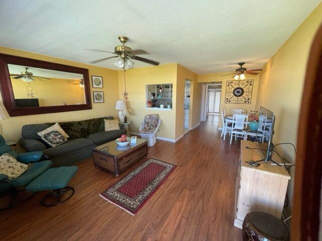 Building Photo - 660 Horizon W